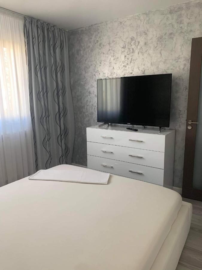 Elegant & Silver Luxury Apartament Craiova Exterior foto